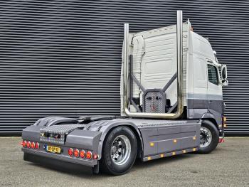 FH400 4X2 / SPECIAL / SHOWTRUCK